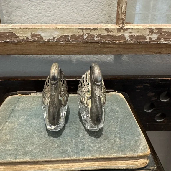 Pair of Italian vintage glass swan salt cellars with silver articulated wings - Picture 4 of 7